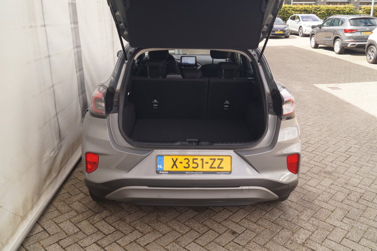Vehicle Image 32