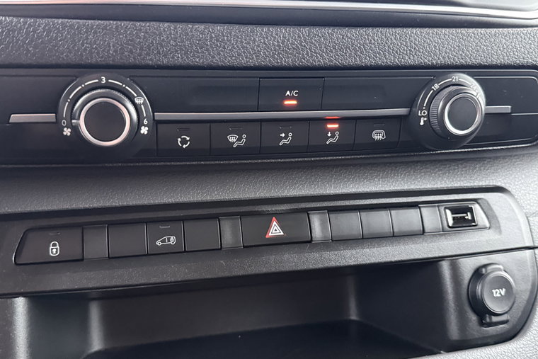 Vehicle Image 29