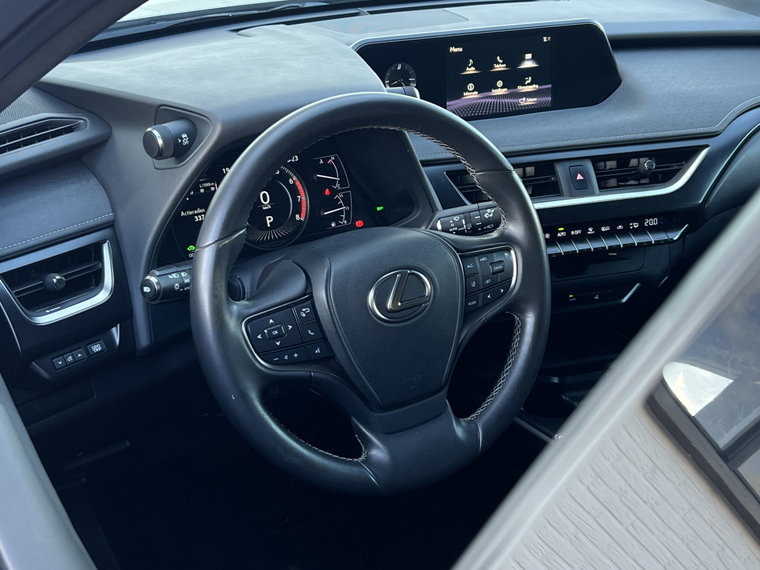 Vehicle Image 8