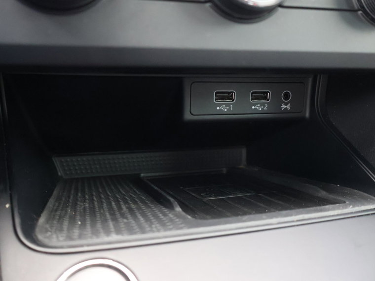 Vehicle Image 35