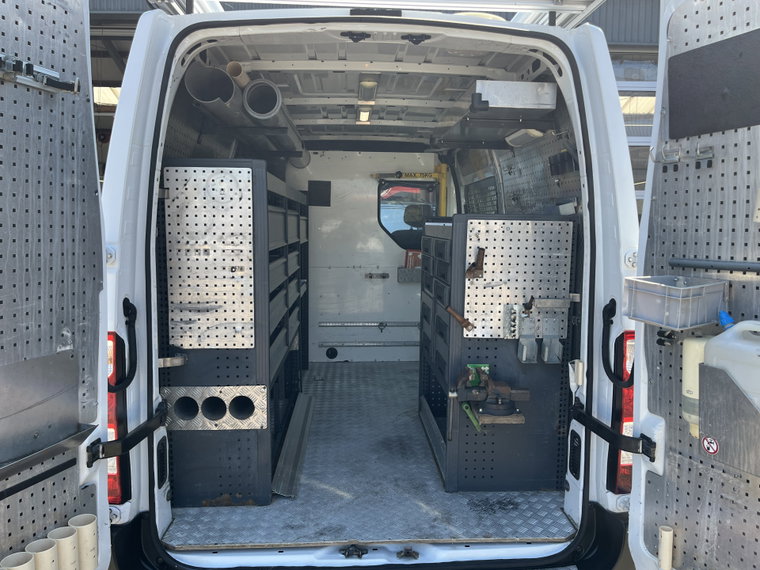 Vehicle Image 17