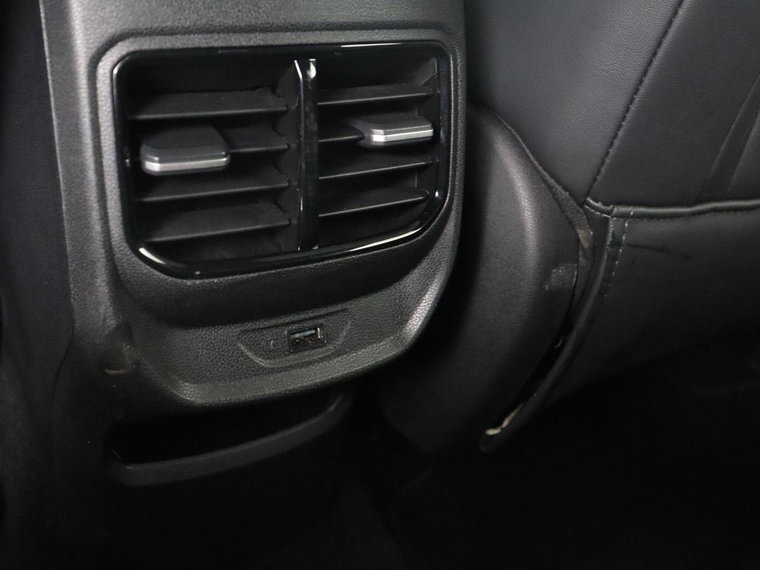 Vehicle Image 27