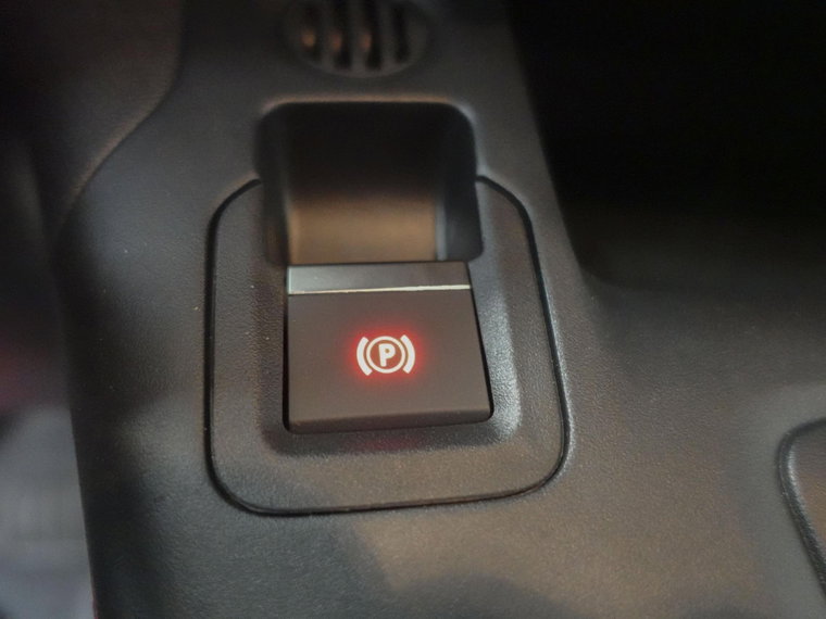 Vehicle Image 29