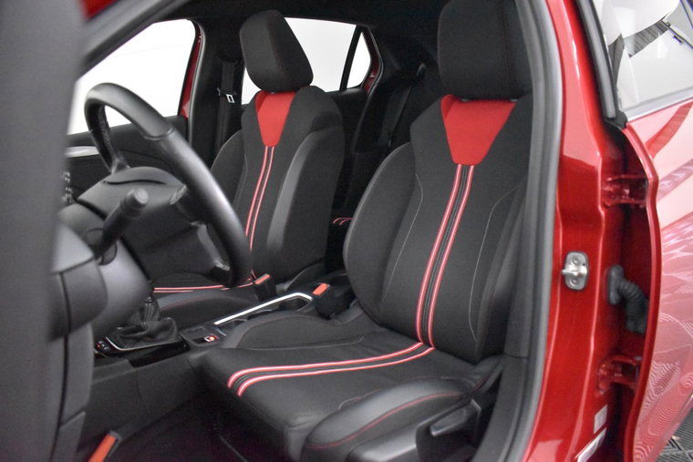 Vehicle Image 30