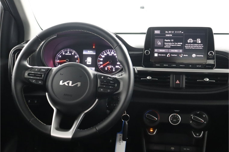 Vehicle Image 32