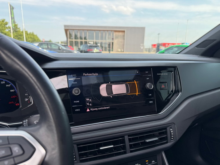 Vehicle Image 24
