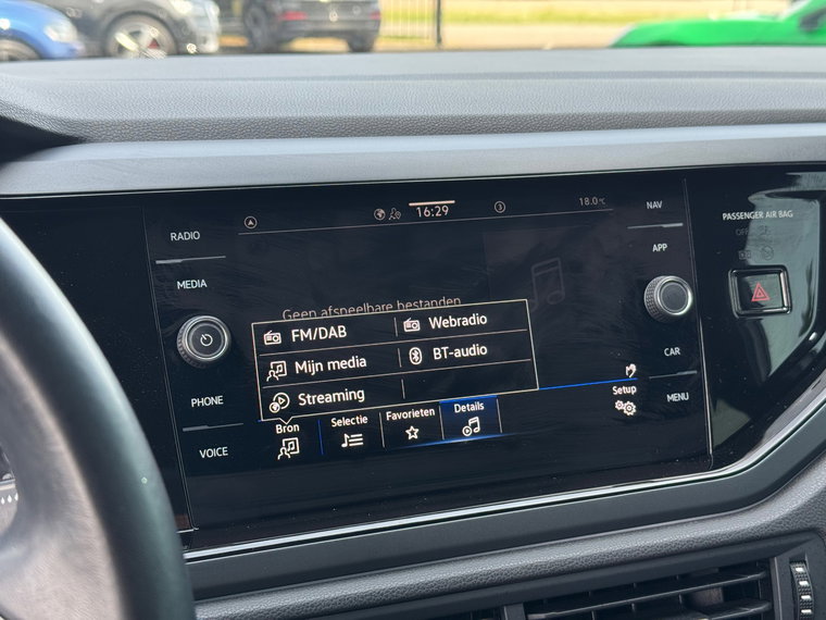 Vehicle Image 26