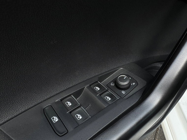Vehicle Image 34