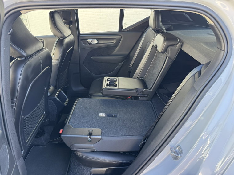 Vehicle Image 22