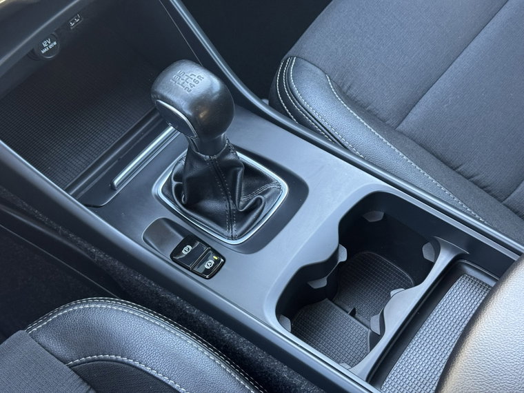 Vehicle Image 32
