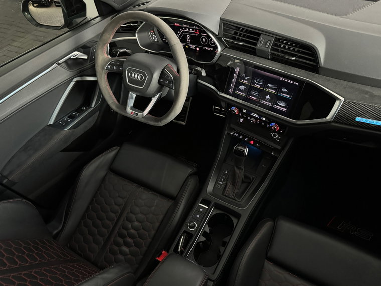 Vehicle Image 38