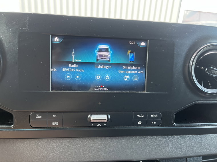 Vehicle Image 35