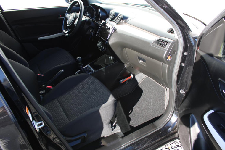Vehicle Image 14