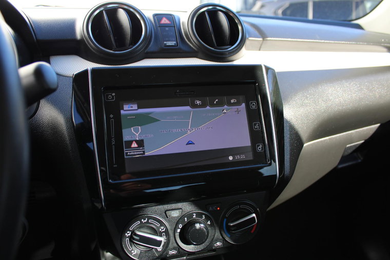 Vehicle Image 18