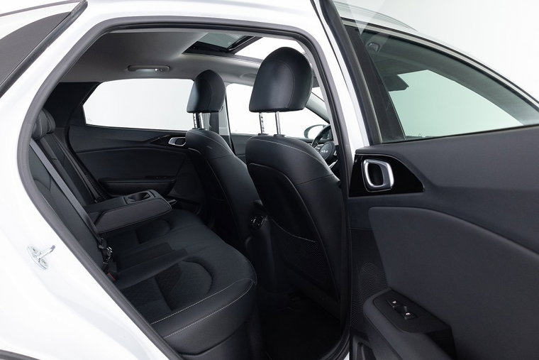 Vehicle Image 8