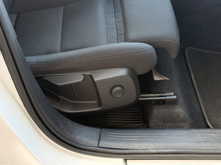 Vehicle Image 36