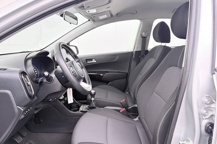 Vehicle Image 10