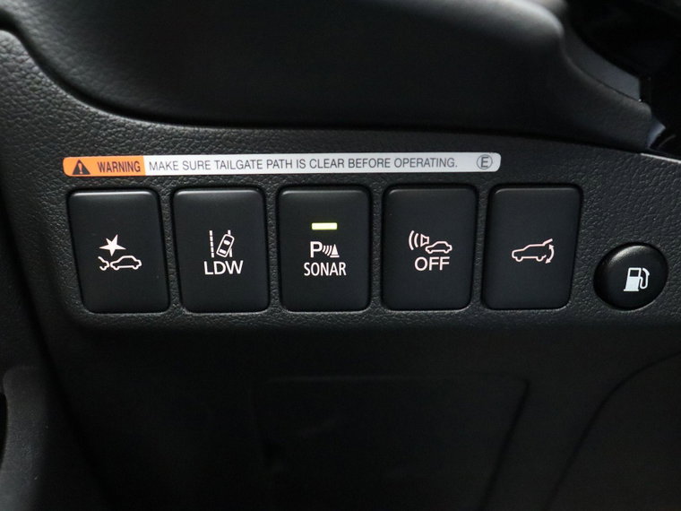 Vehicle Image 25