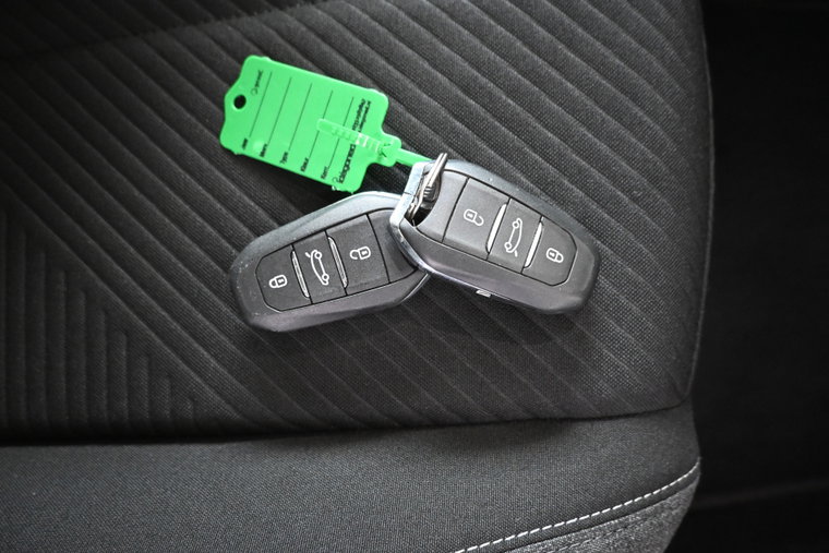 Vehicle Image 23