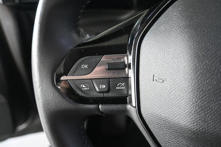 Vehicle Image 24