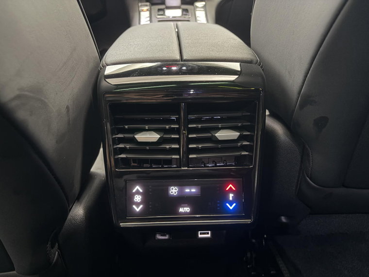 Vehicle Image 39
