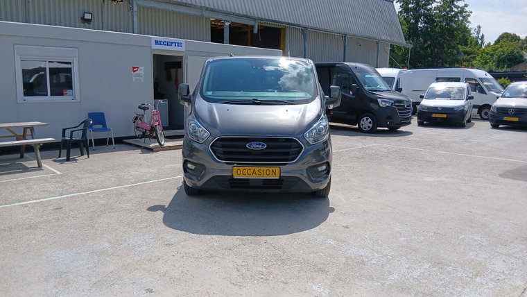 Vehicle Image 9