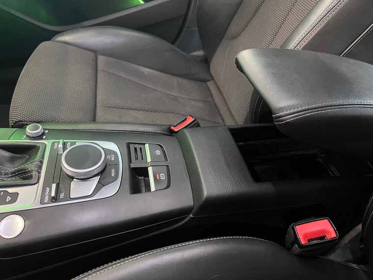 Vehicle Image 36