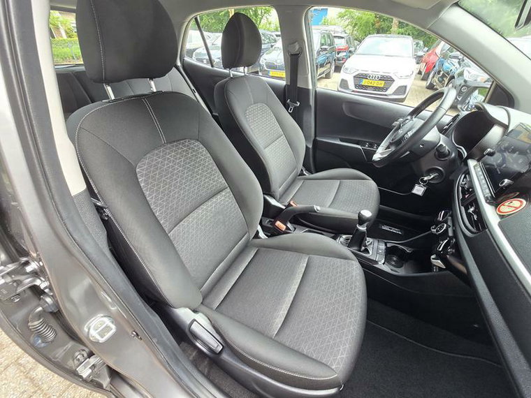 Vehicle Image 14