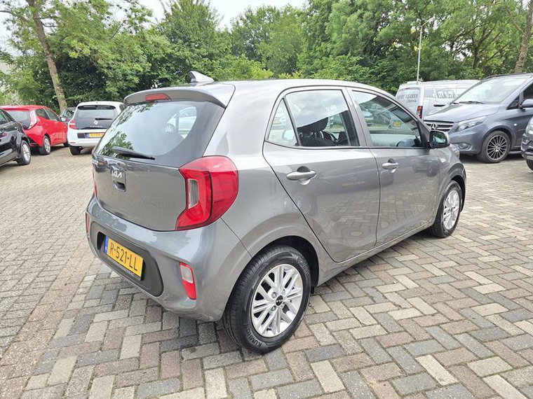 Vehicle Image 33
