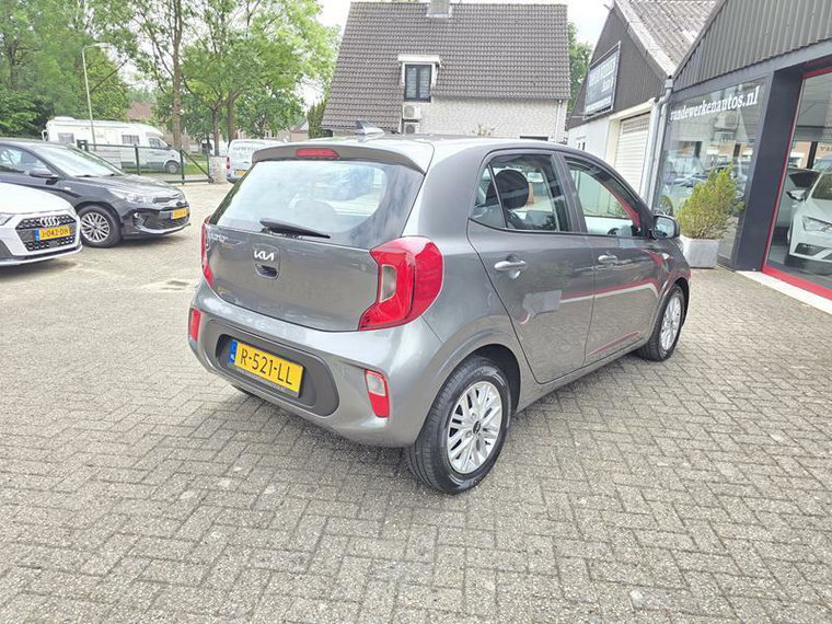 Vehicle Image 48