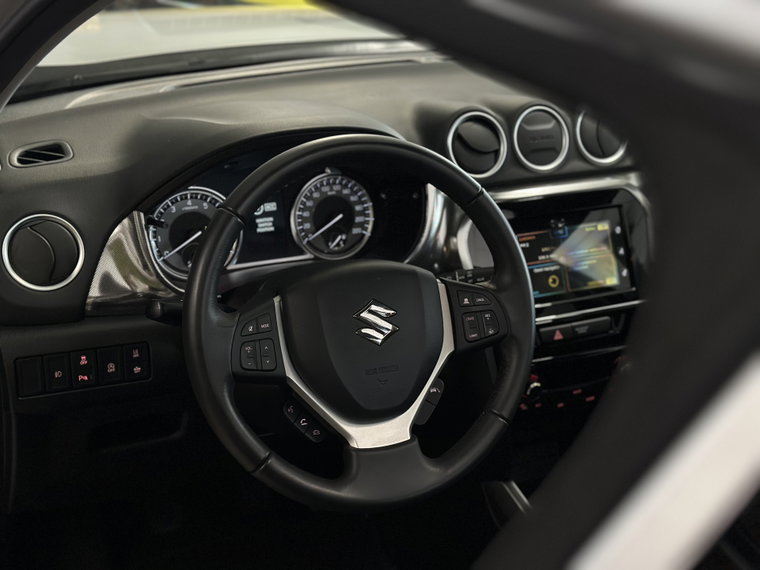 Vehicle Image 16