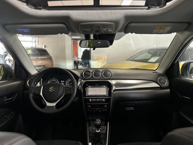 Vehicle Image 9