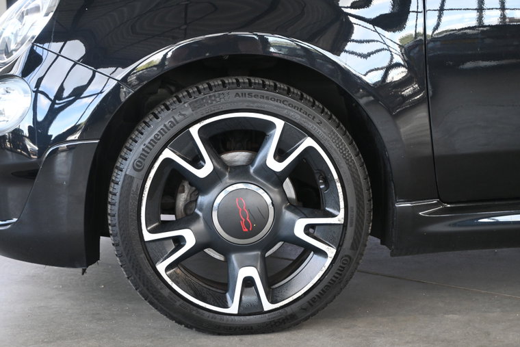 Vehicle Image 14