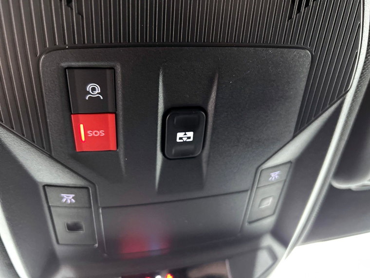 Vehicle Image 24