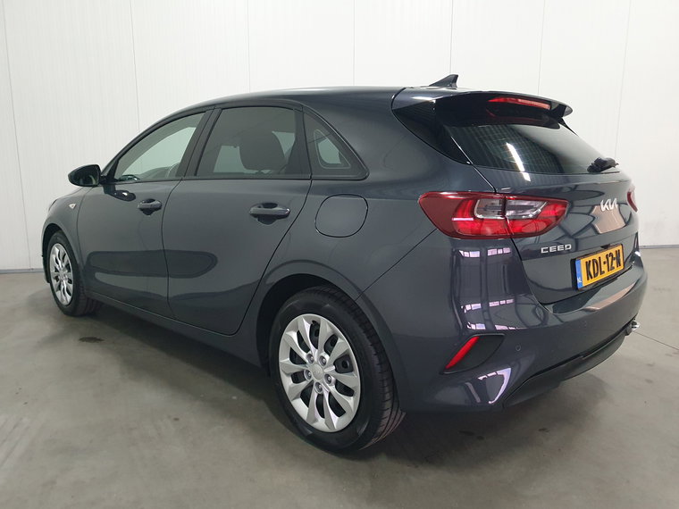 Vehicle Image 16