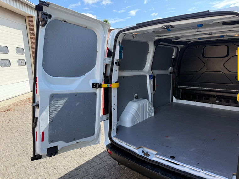 Vehicle Image 20