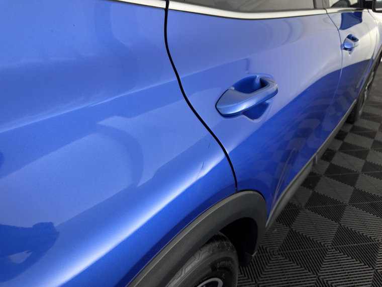 Vehicle Image 32