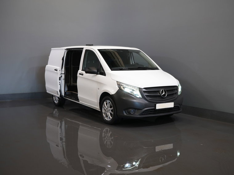 Vehicle Image 9