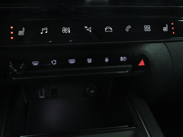 Vehicle Image 28