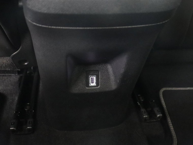 Vehicle Image 29