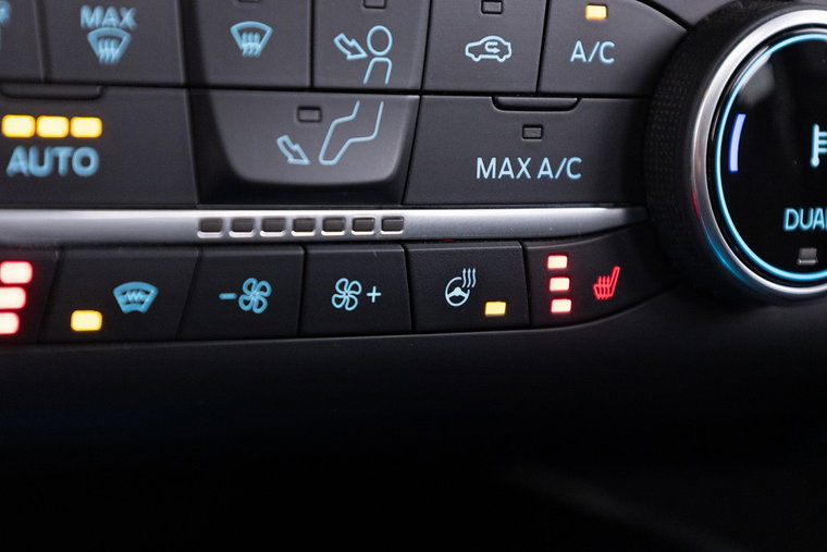 Vehicle Image 23