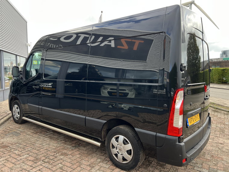 Vehicle Image 29