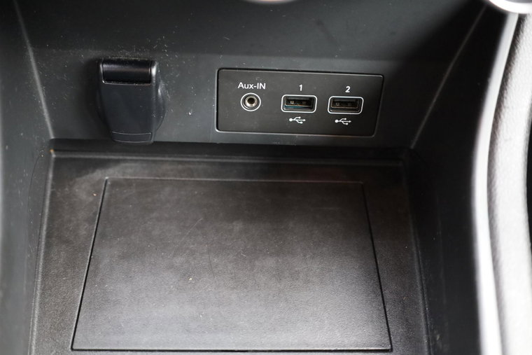Vehicle Image 16
