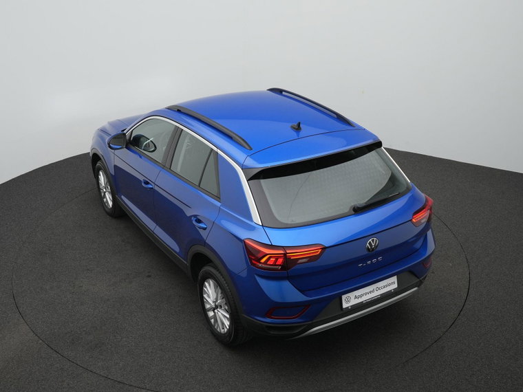 Vehicle Image 25
