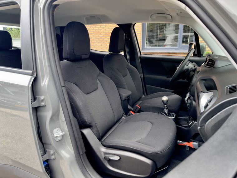 Vehicle Image 23