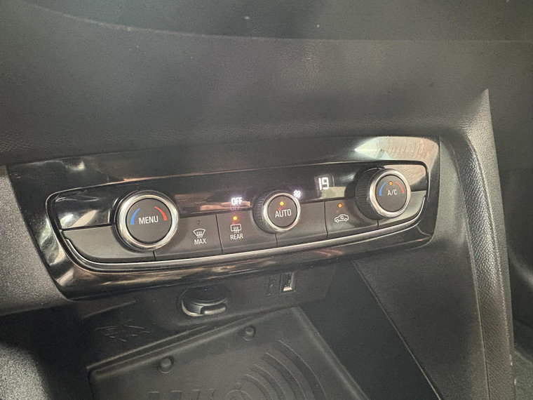 Vehicle Image 28