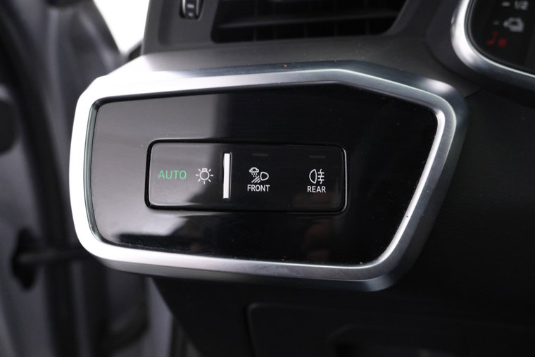 Vehicle Image 23
