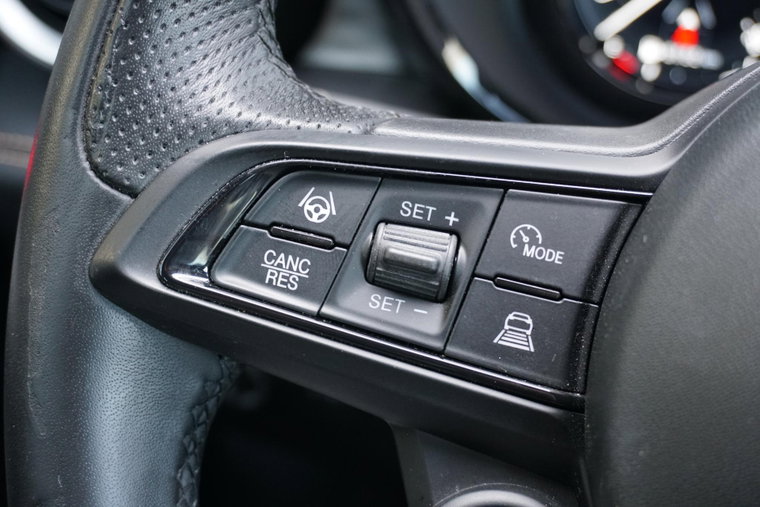 Vehicle Image 26