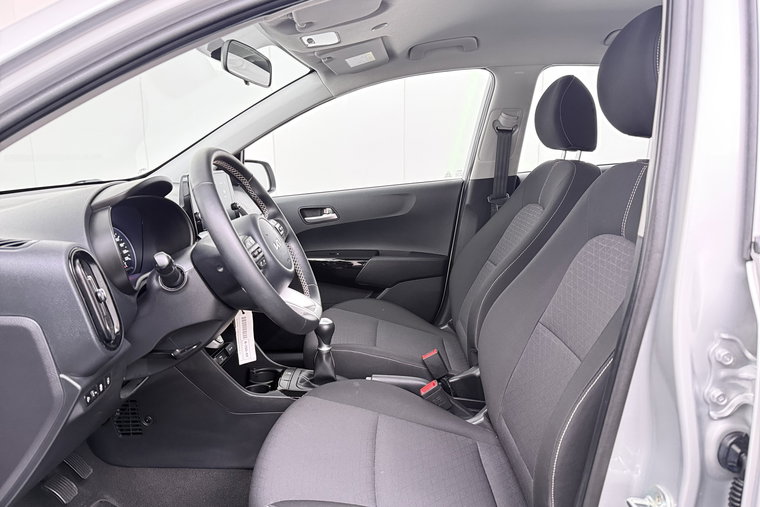Vehicle Image 10