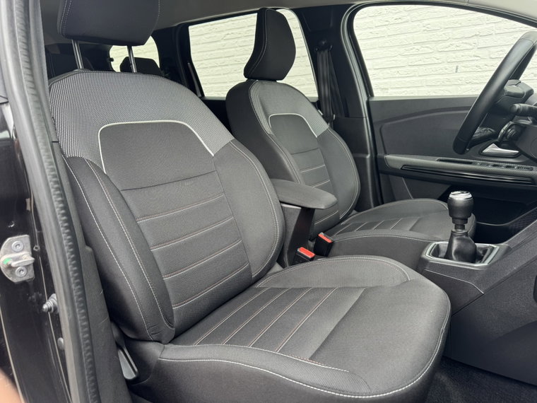 Vehicle Image 30